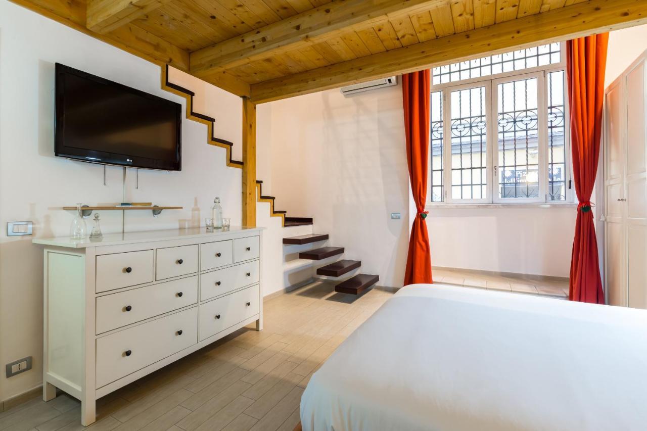 Ma Maison - Family Apartment At The Historical Center Nápoly Kültér fotó