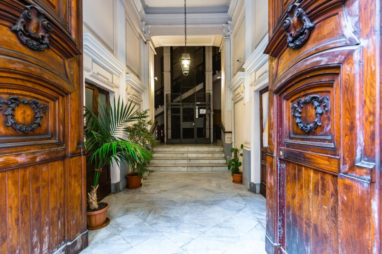 Ma Maison - Family Apartment At The Historical Center Nápoly Kültér fotó